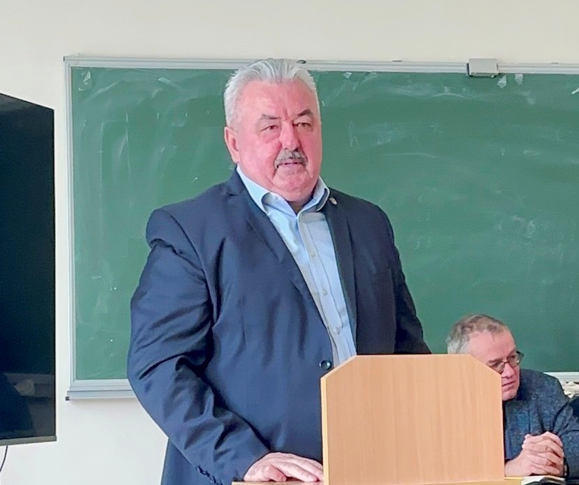 Пізнавальна бесіда студентів з начальником Управління державного агентства з розвитку меліорації, рибного господарства та продовольчих програм у Тернопільській області Криськом Володимиром Григоровичем